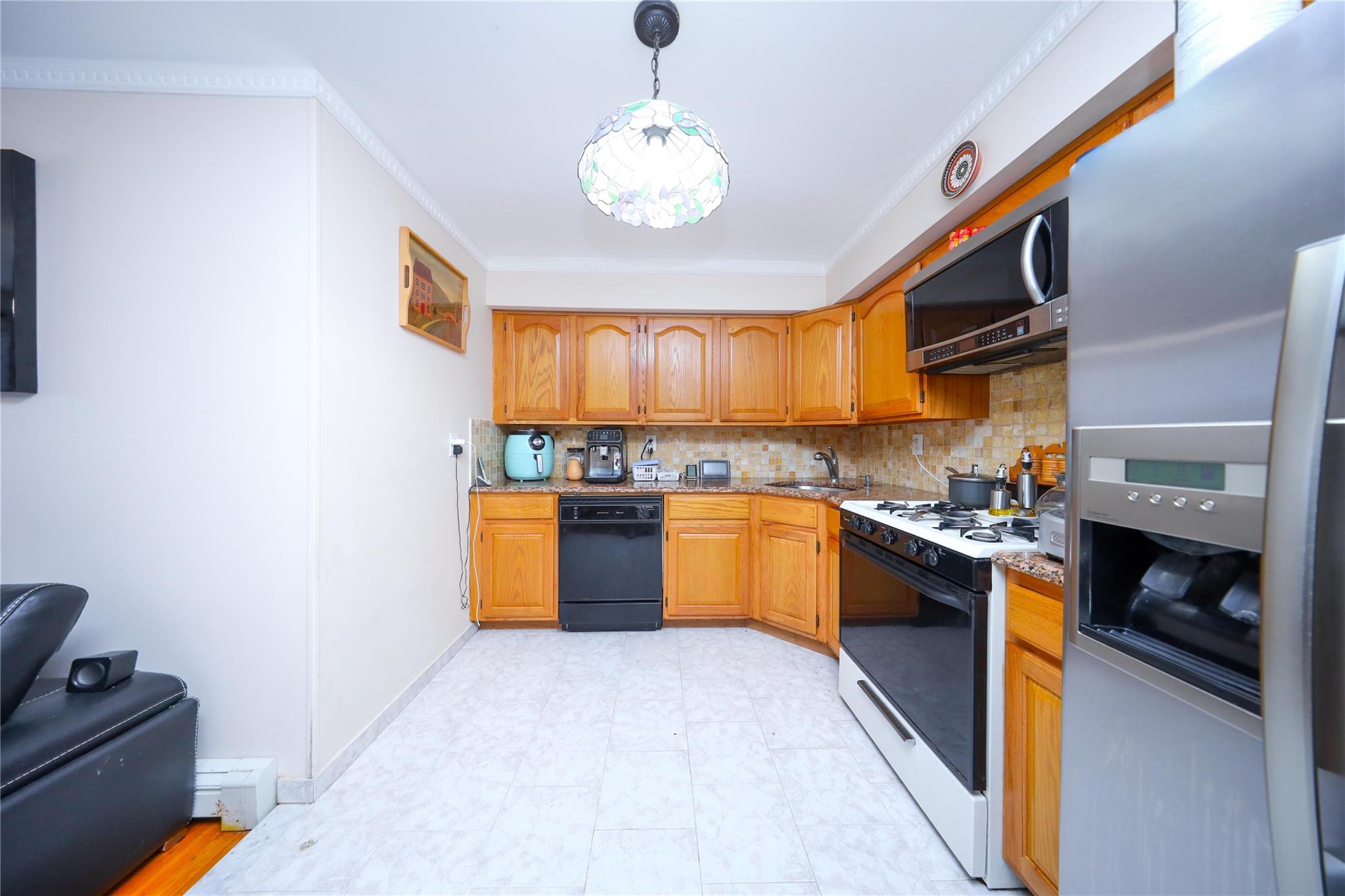 1571 67th Street #2D, Brooklyn, New York image 8