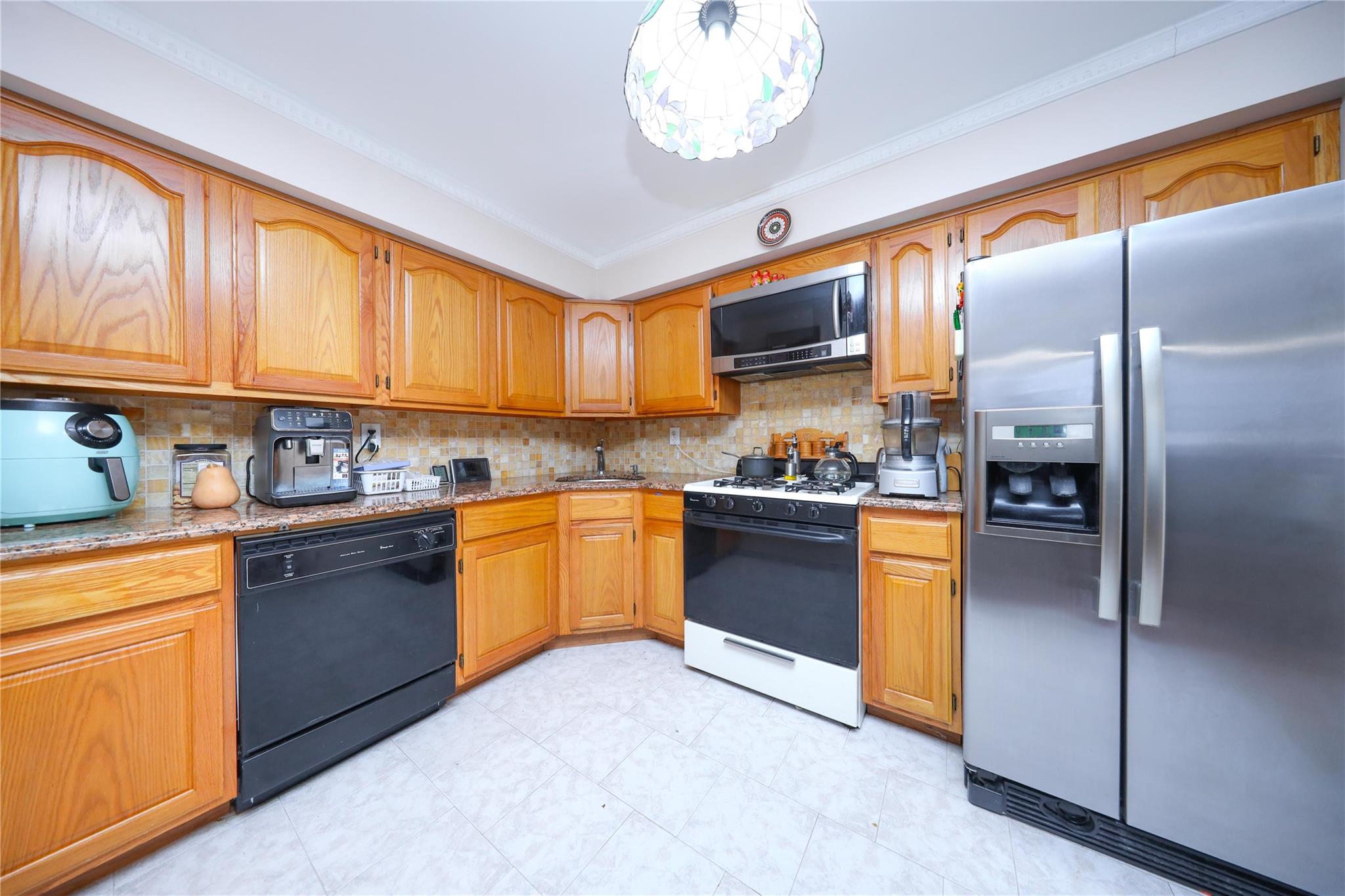 1571 67th Street #2D, Brooklyn, New York image 7