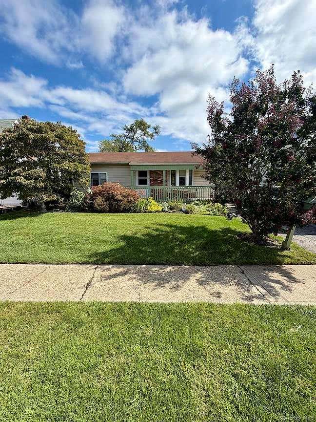 Photo of 998 Bowling Green Drive, Westbury, NY 11590 (MLS # 1042066)