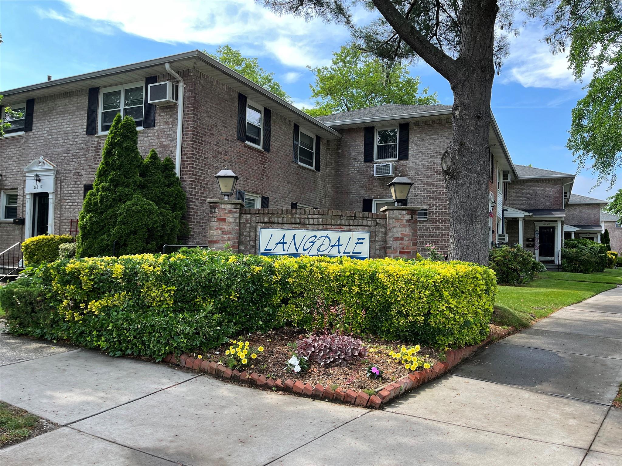 Property for Sale at 268 Street 175B, New Hyde Park, Queens, NY - Bedrooms: 1 
Bathrooms: 1 
Rooms: 4  - $340,000