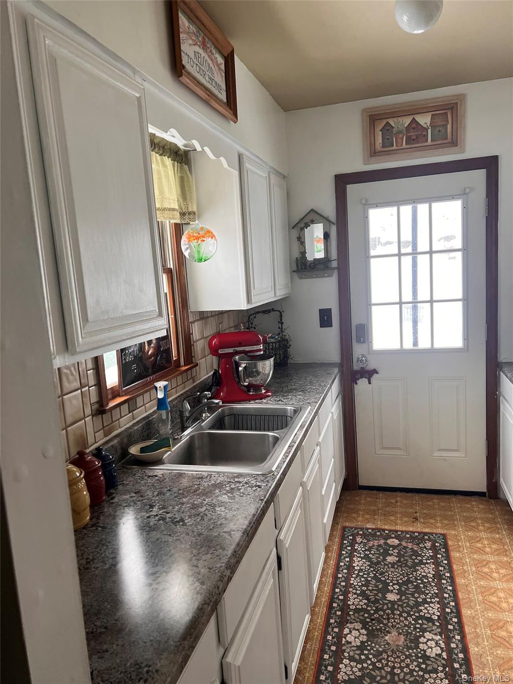 Photo of 206 Lakeview Road, Wappingers Falls, NY 12590 (MLS # 964587)