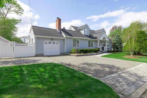 Photo of 268 7th Avenue, Saint James, NY 11780 (MLS # 988385)