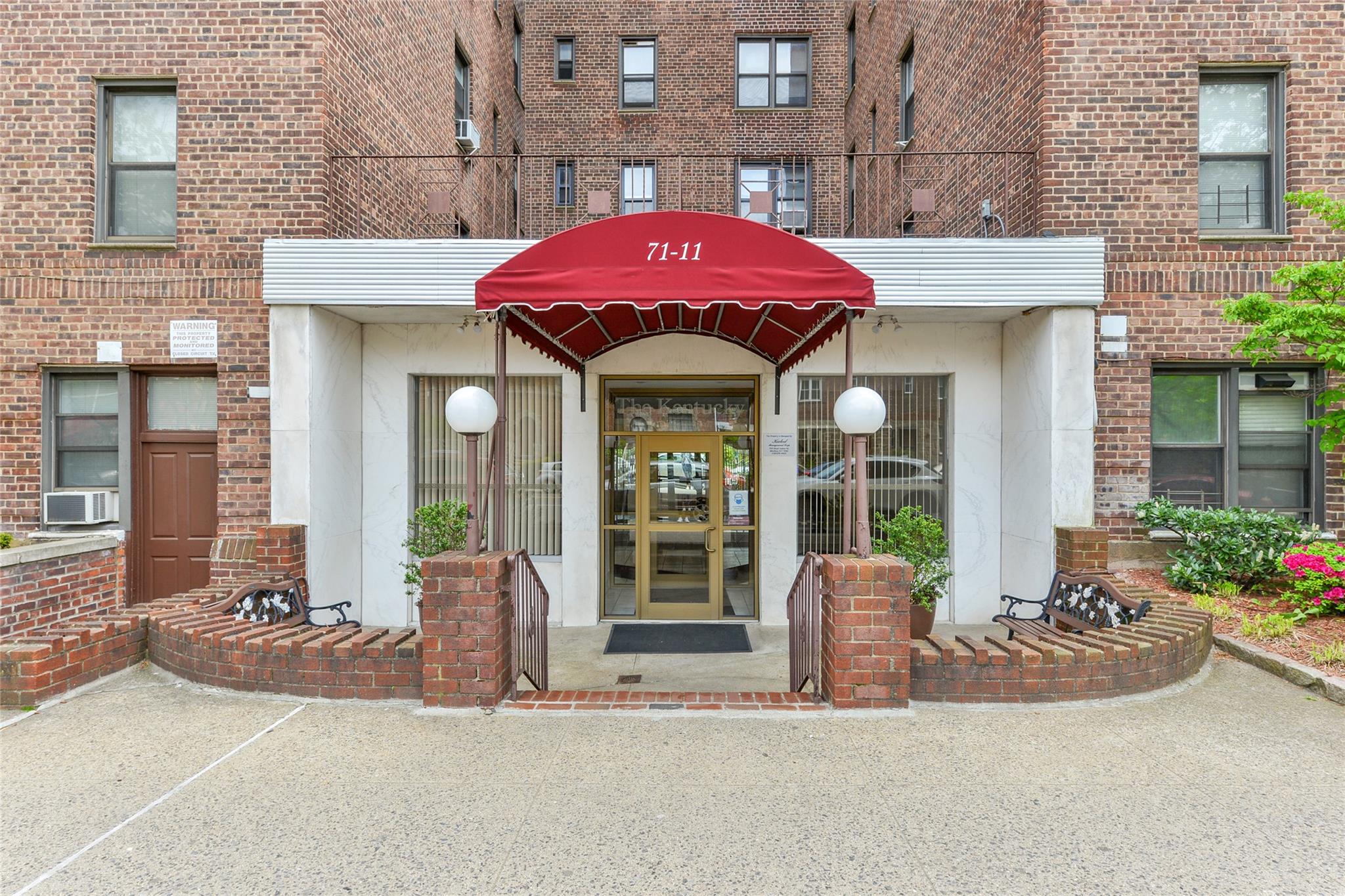 Property for Sale at Yellowstone Boulevard 4A, Forest Hills, Queens, NY - Bedrooms: 1 
Bathrooms: 1 
Rooms: 4  - $285,000