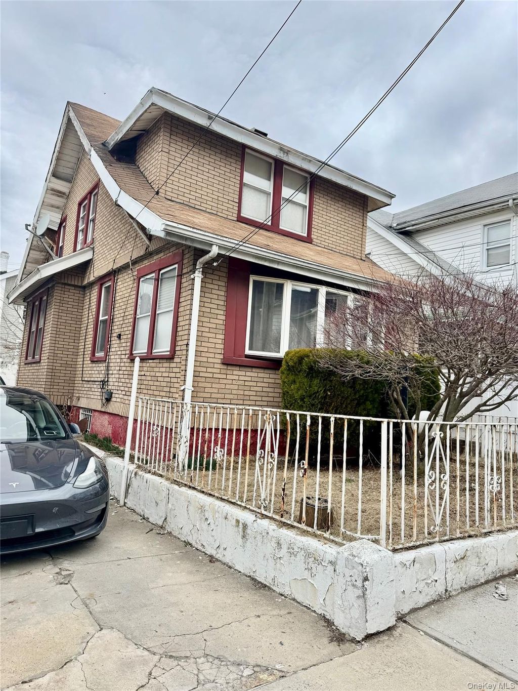 Photo of 4 Highland Court, Far Rockaway, NY 11691 (MLS # 974725)