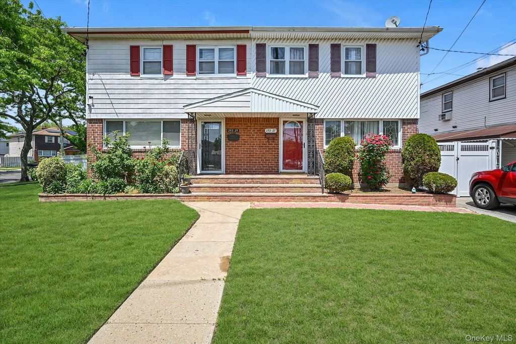 Photo of 253-27 147 Avenue Avenue, Rosedale, NY 11422 (MLS # 1004130)