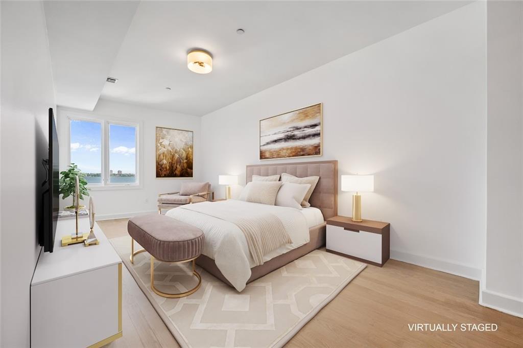 90 Bay Street Landing 6L