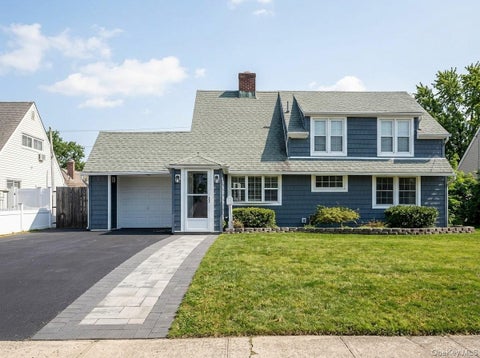 Homes For Sale - 59 March Lane<br/> Westbury, NY 11590