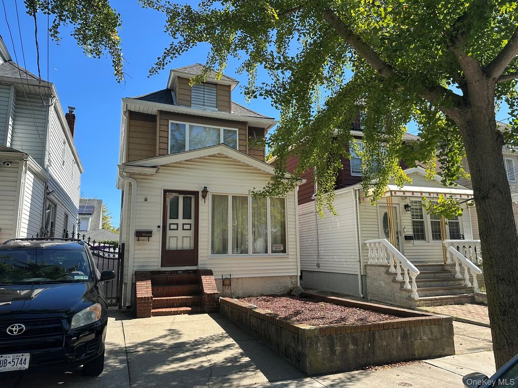 Photo of 115-35 114th Place, South Ozone Park, NY 11420 (MLS # 980776)