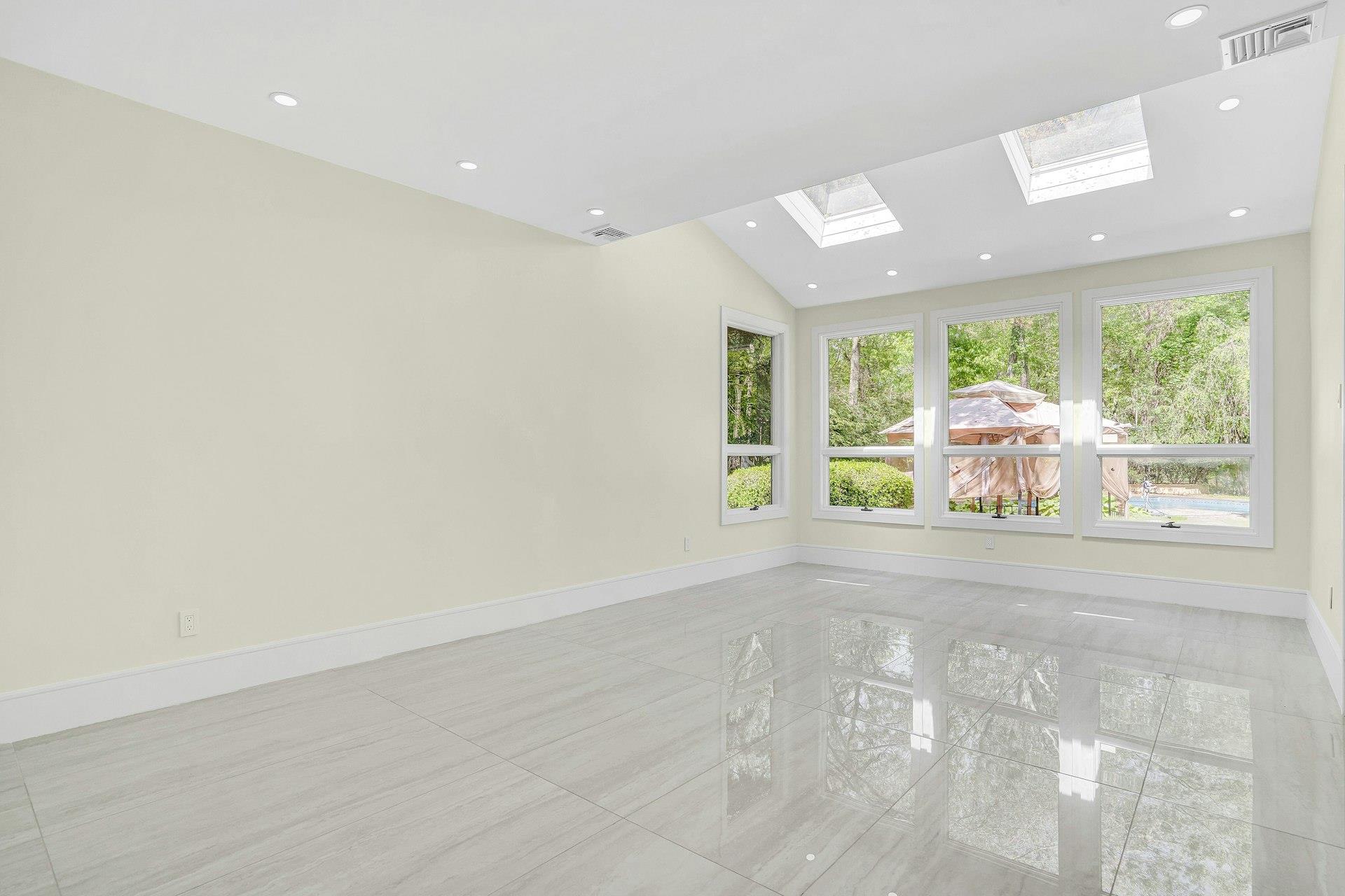 7 Mcculloch Drive, Dix Hills, New York image 21
