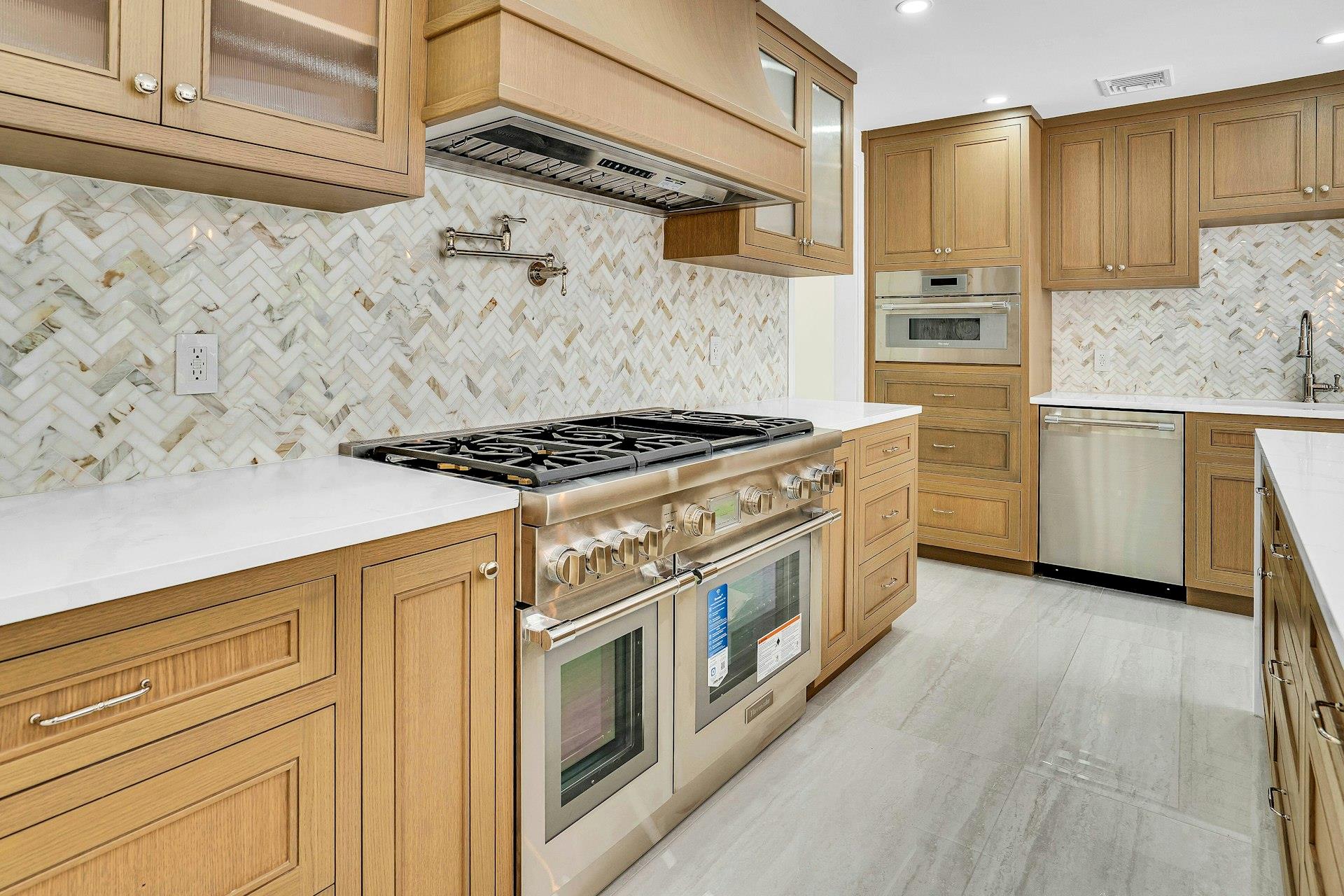 7 Mcculloch Drive, Dix Hills, New York image 14