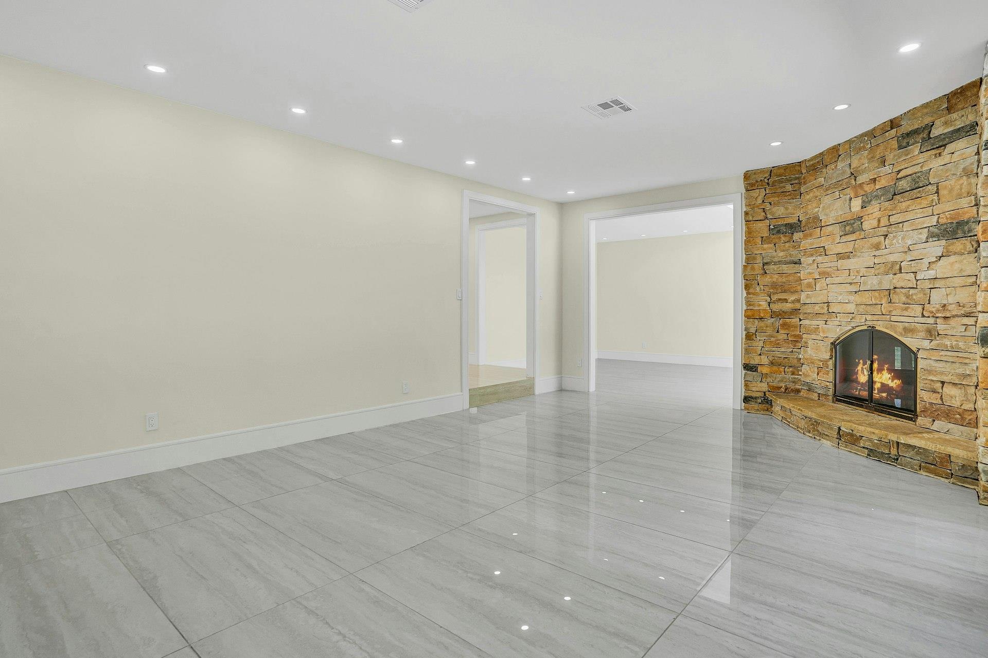 7 Mcculloch Drive, Dix Hills, New York image 27