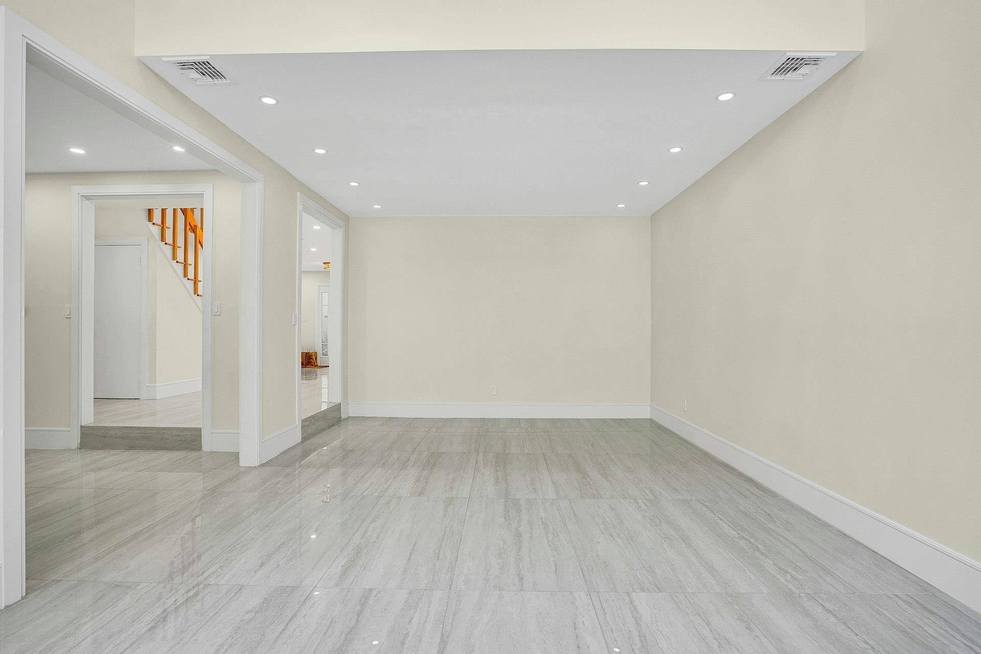 7 Mcculloch Drive, Dix Hills, New York image 25
