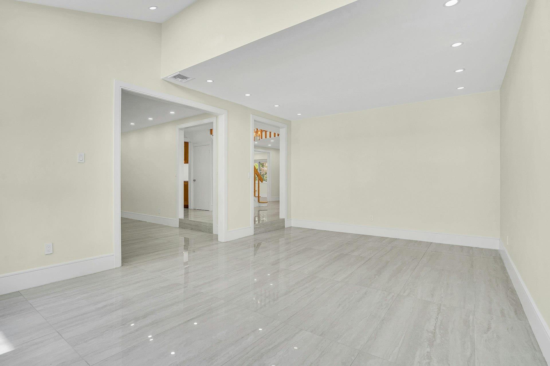 7 Mcculloch Drive, Dix Hills, New York image 24