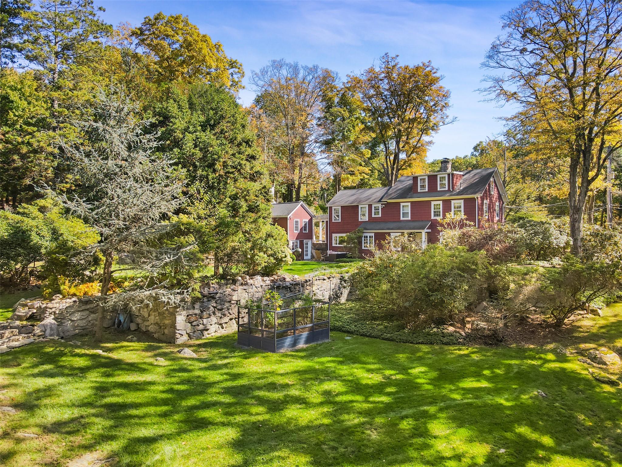 66 Eastwoods Road, Pound Ridge, New York image 1