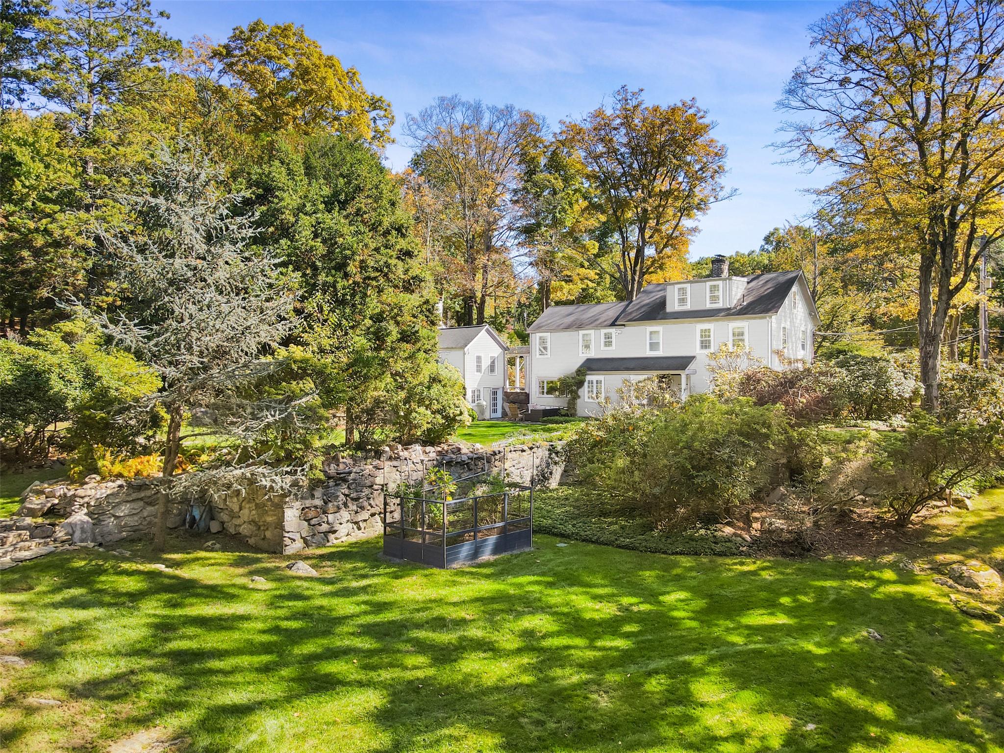 66 Eastwoods Road, Pound Ridge, New York image 2