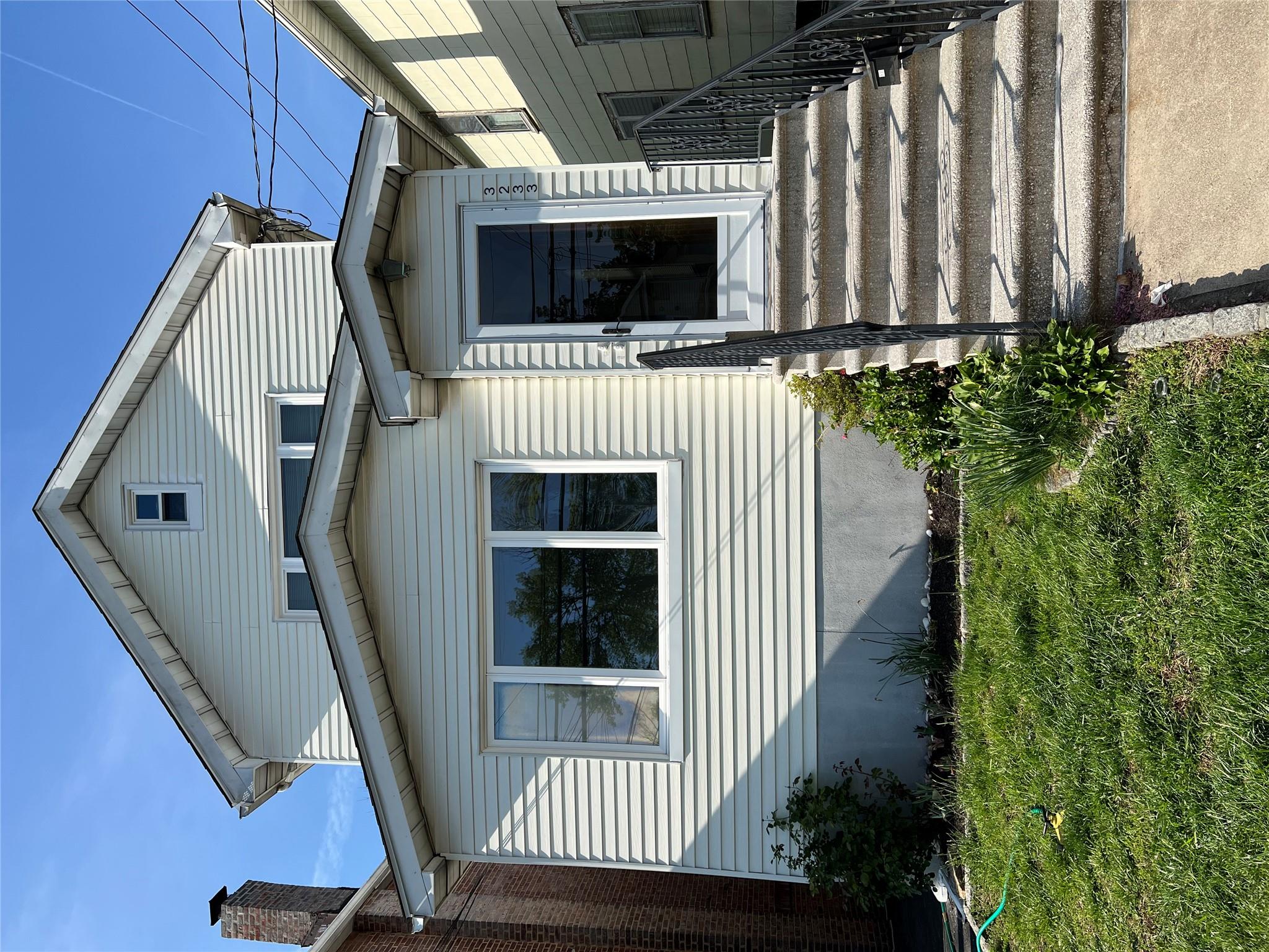 Country Club Road Apt 2, Bronx, New York - 2 Bedrooms  
1 Bathrooms  
5 Rooms - 
