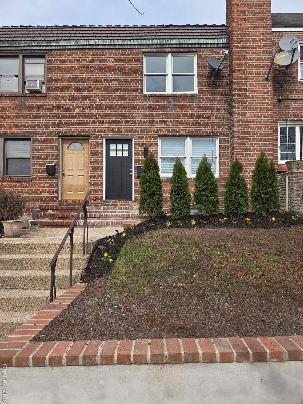 Photo of 216-07 115th Terrace, Cambria Heights, NY 11411 (MLS # 981506)
