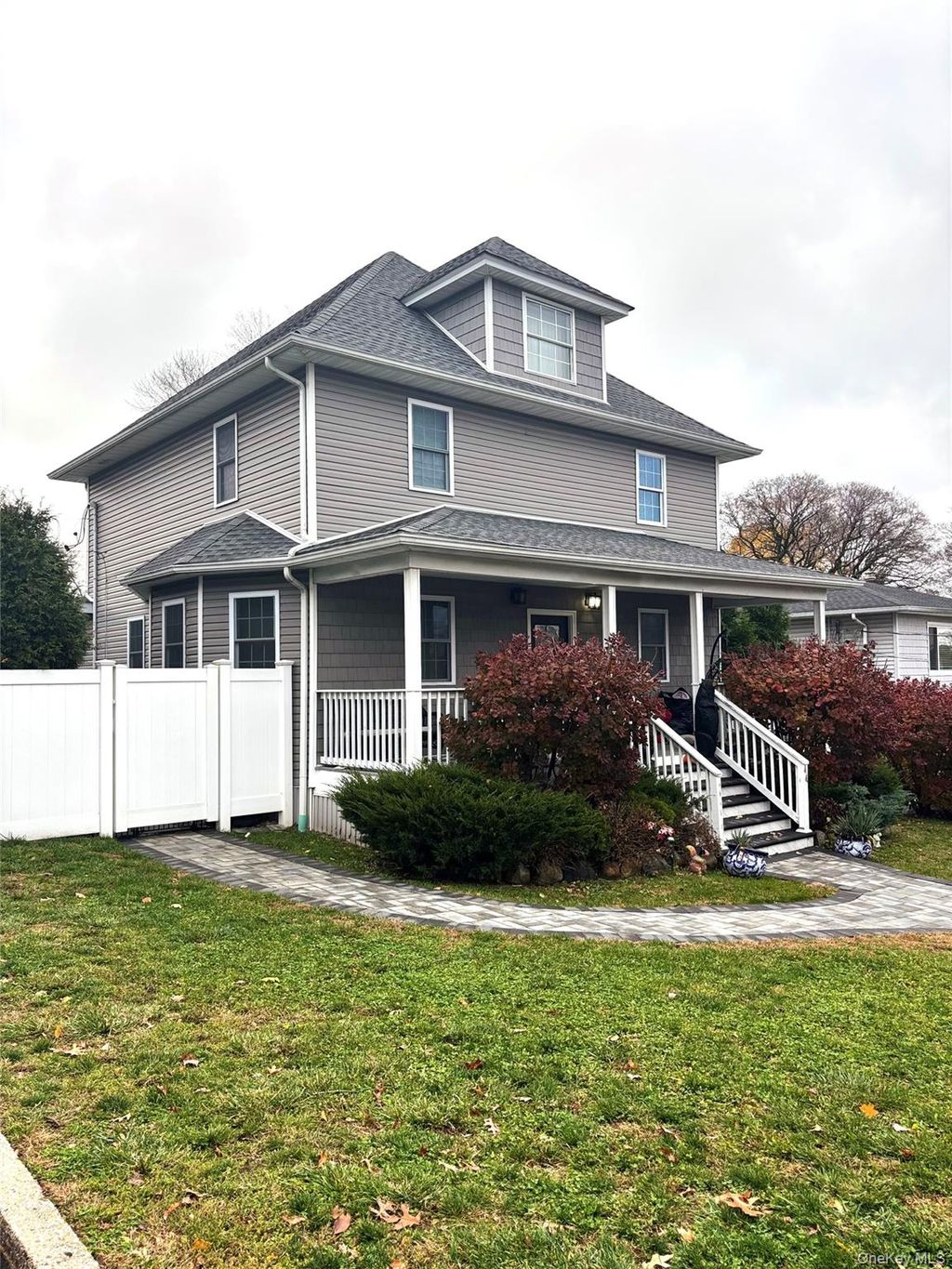 Photo of 44 Buffet Place, Huntington Station, NY 11746 (MLS # 938954)