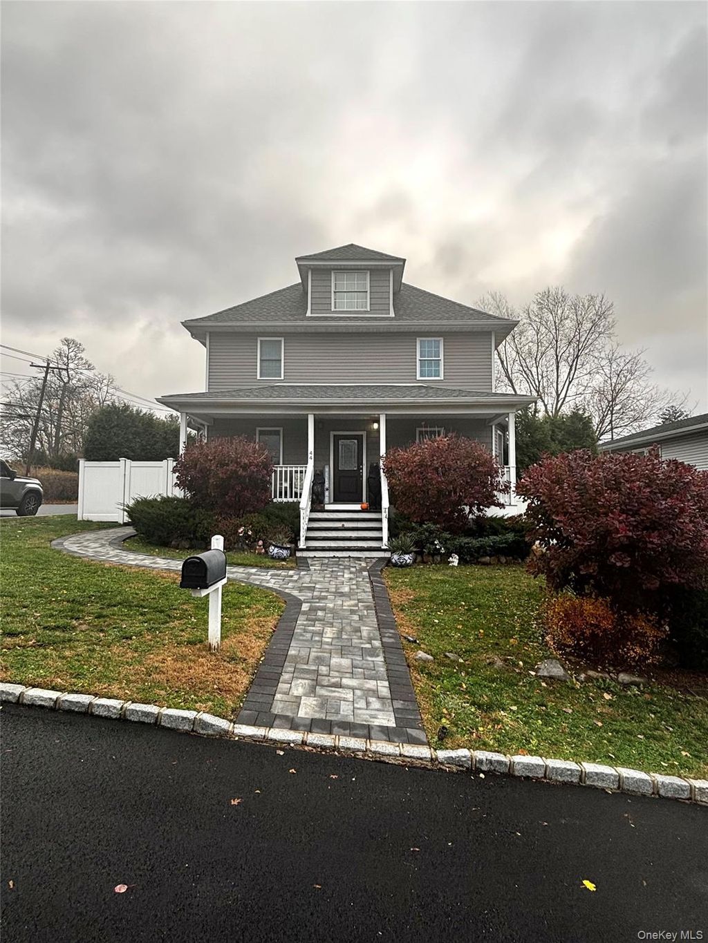 Photo of 44 Buffet Place, Huntington Station, NY 11746 (MLS # 938954)