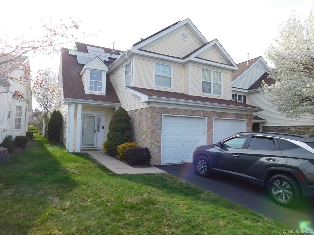 Photo of 14 Julia Circle #14, Middle Island, NY 11953 (MLS # 978644)