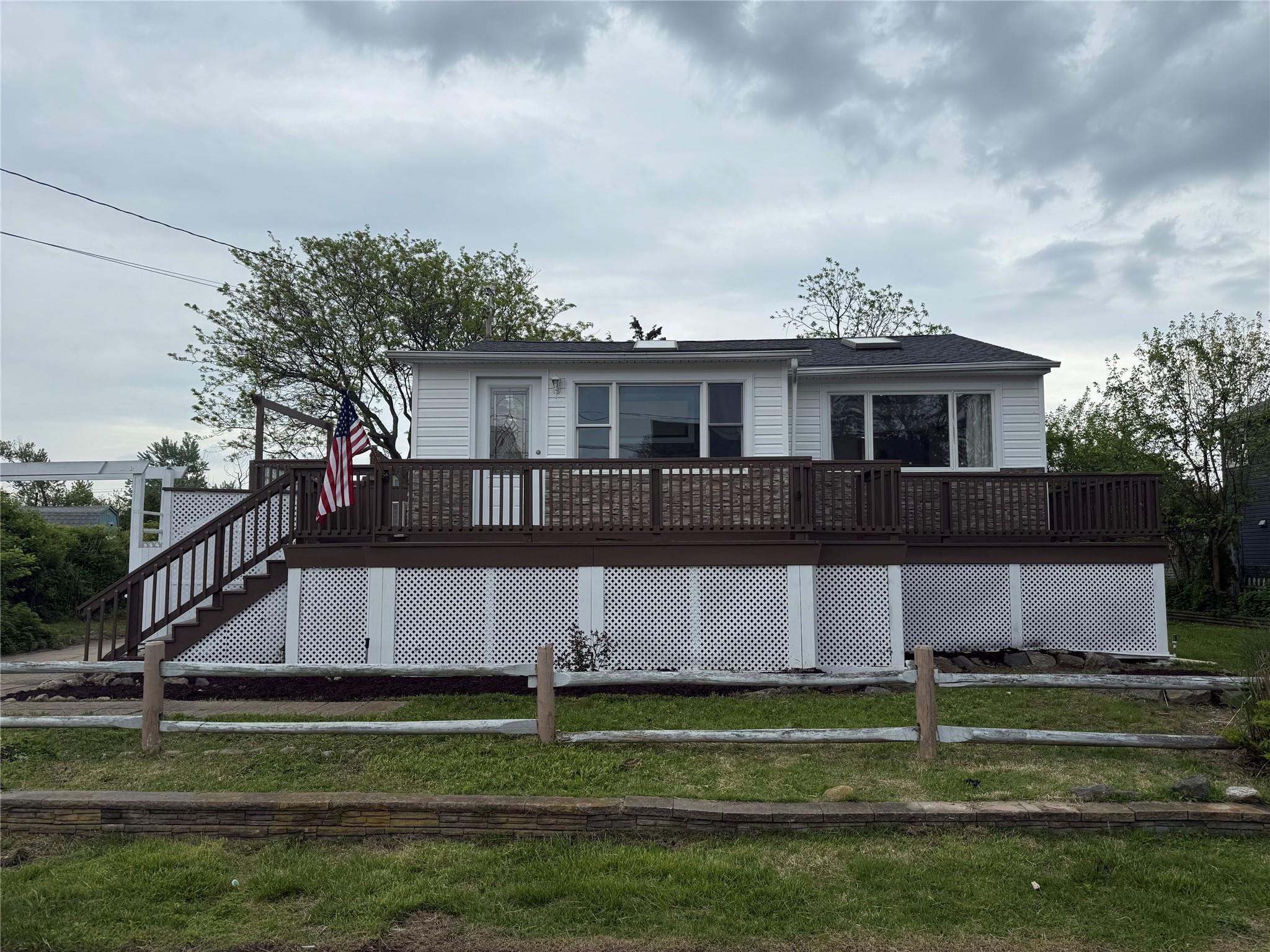812 Beach Street, Lindenhurst, New York image 1