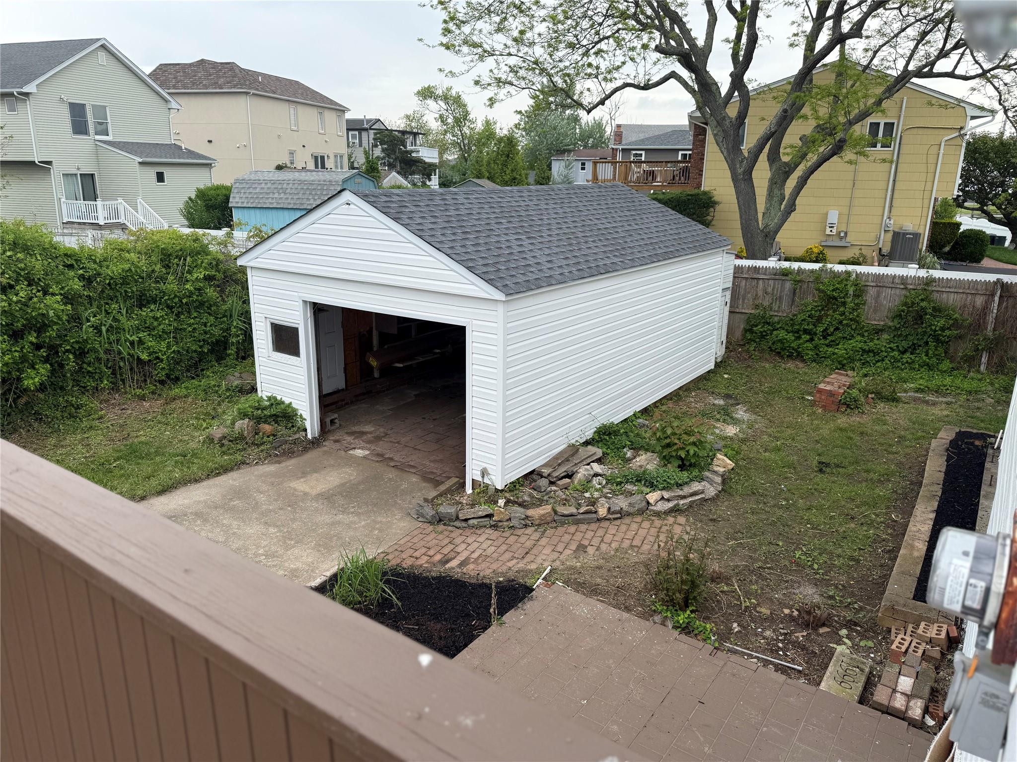 812 Beach Street, Lindenhurst, New York image 8