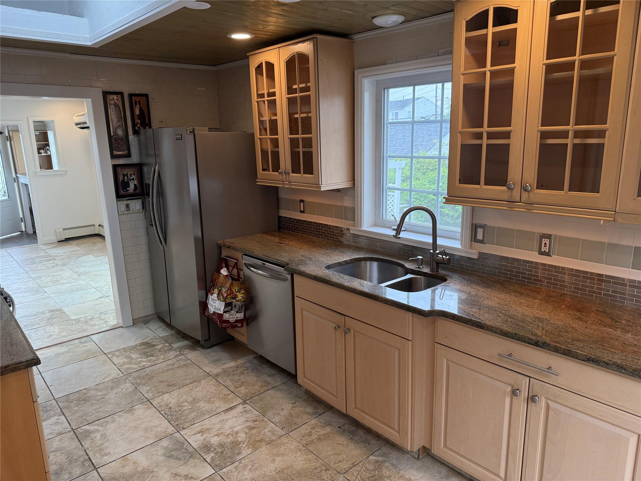 812 Beach Street, Lindenhurst, New York image 16