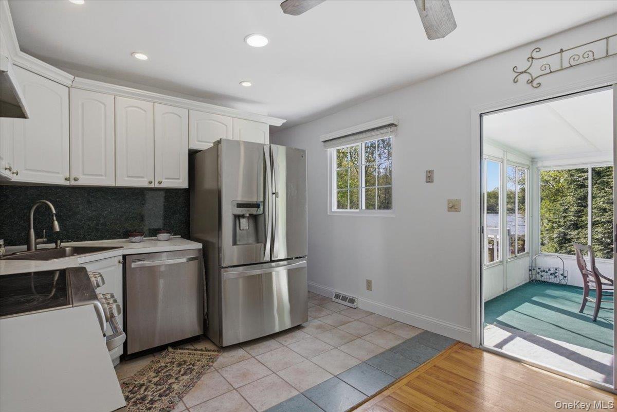 11 Lower Lake Road