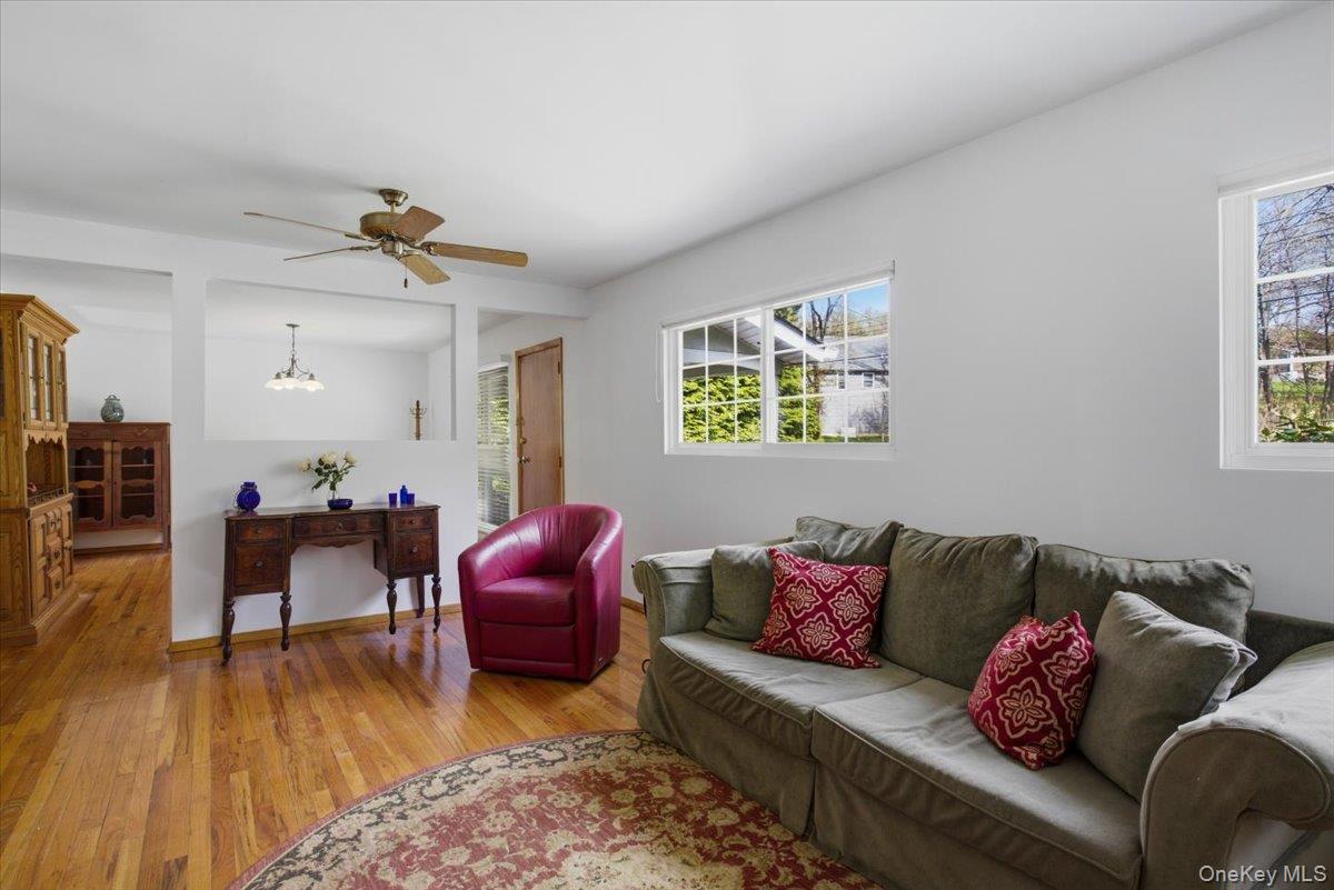 11 Lower Lake Road