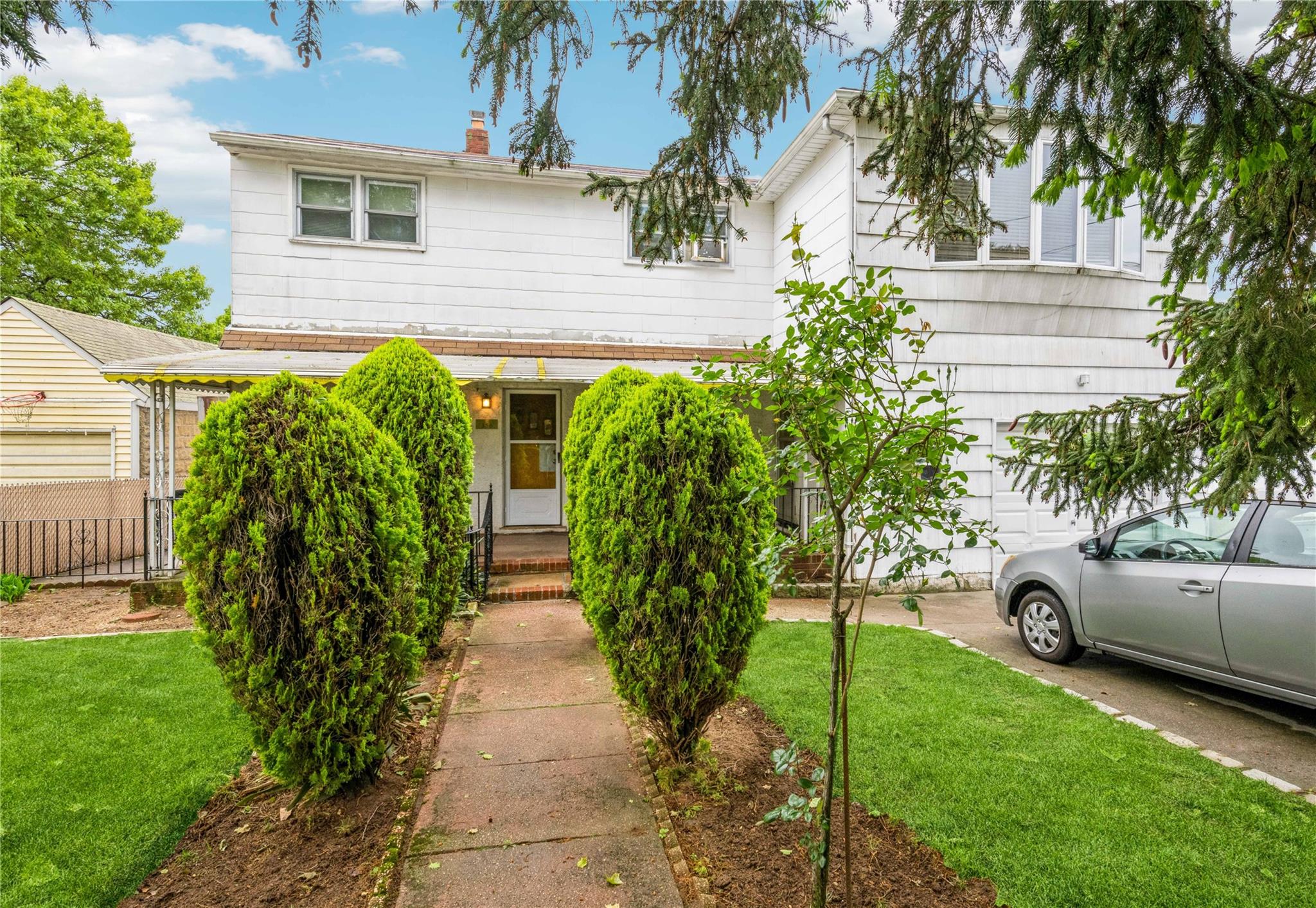 356 Oakley Avenue, Elmont, New York image 1