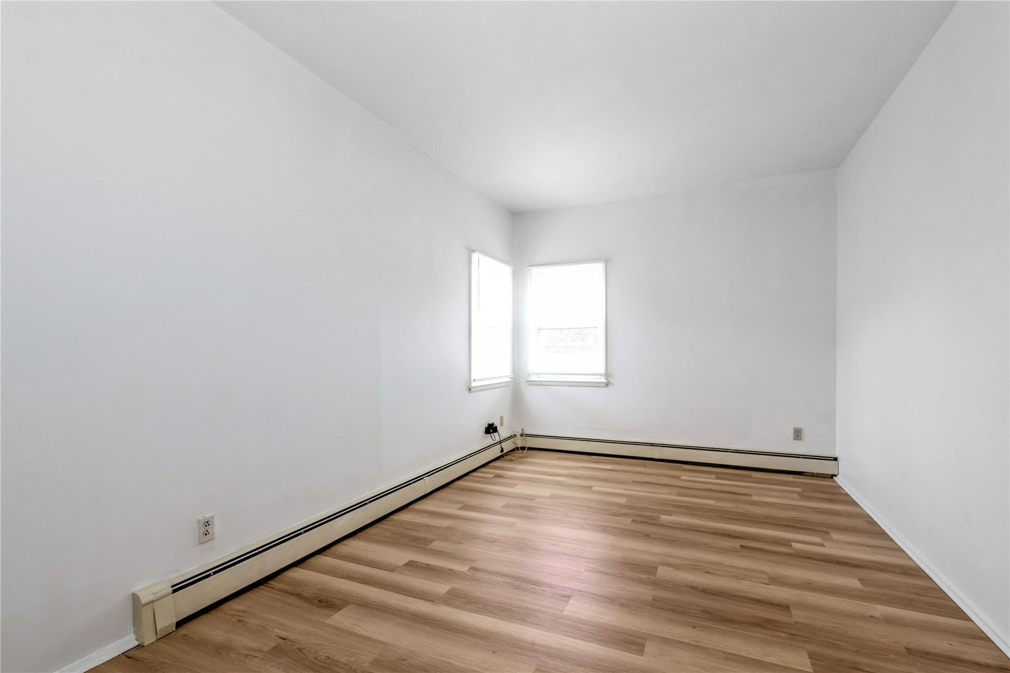 356 Oakley Avenue, Elmont, New York image 18