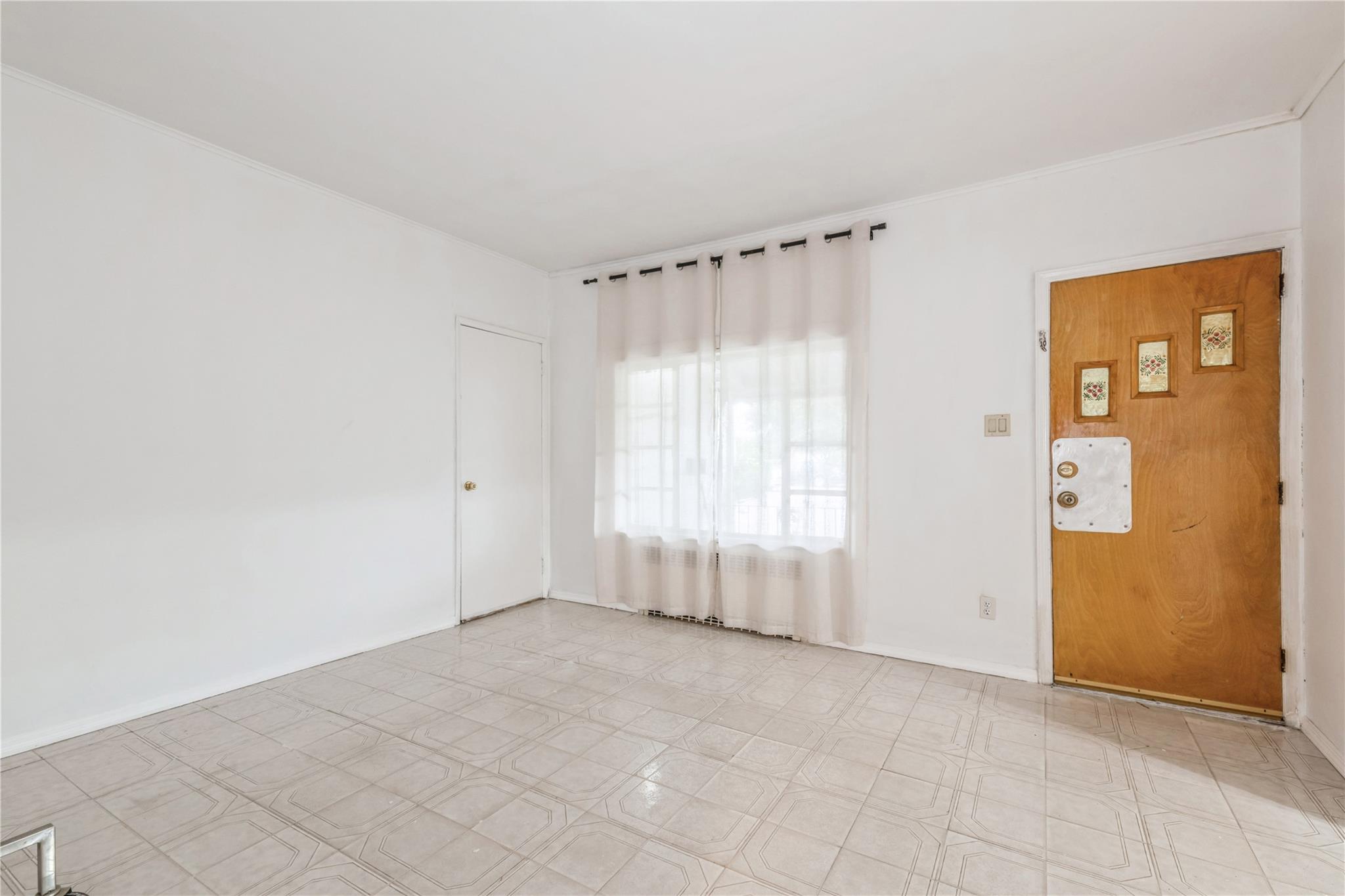 356 Oakley Avenue, Elmont, New York image 14