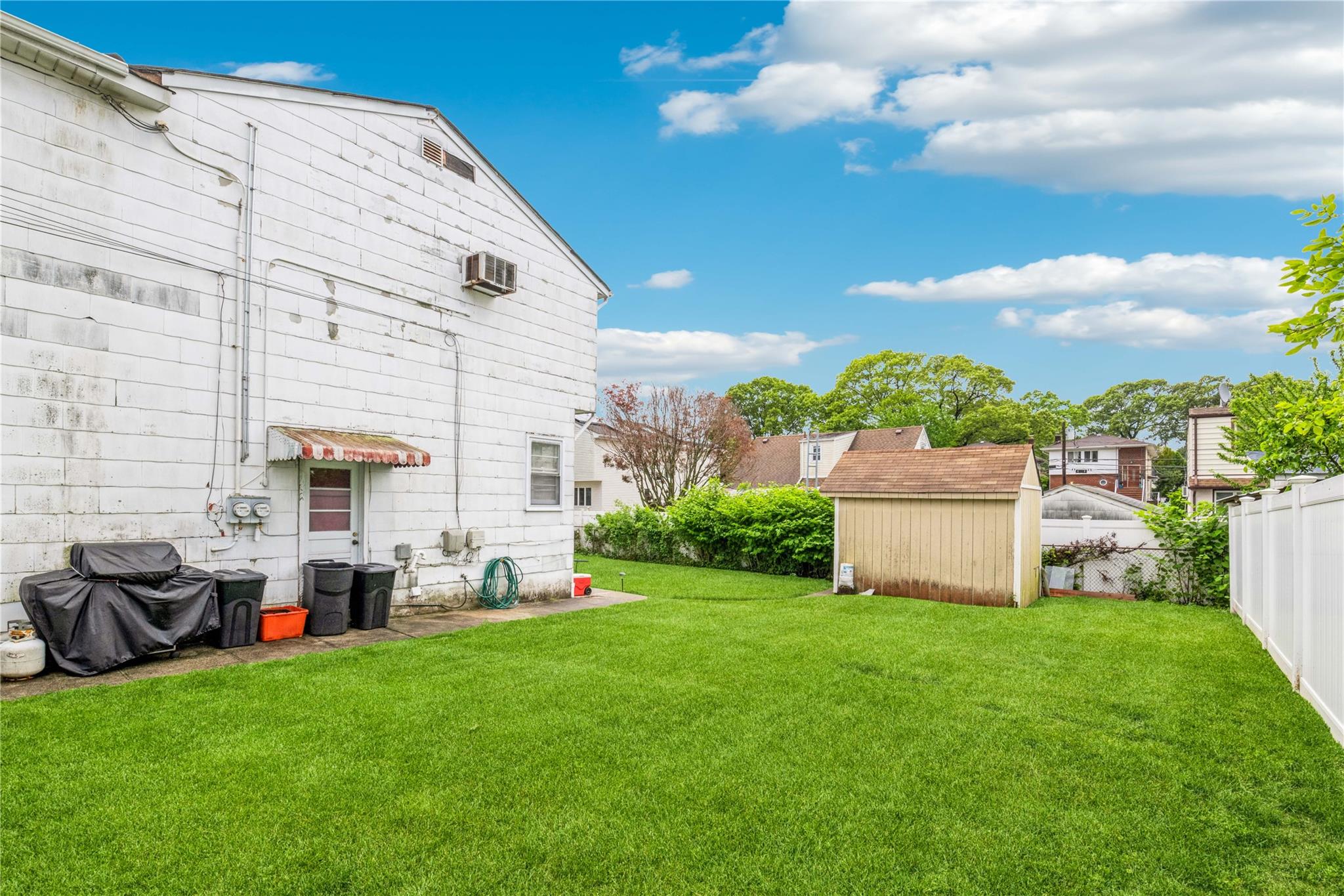 356 Oakley Avenue, Elmont, New York image 29