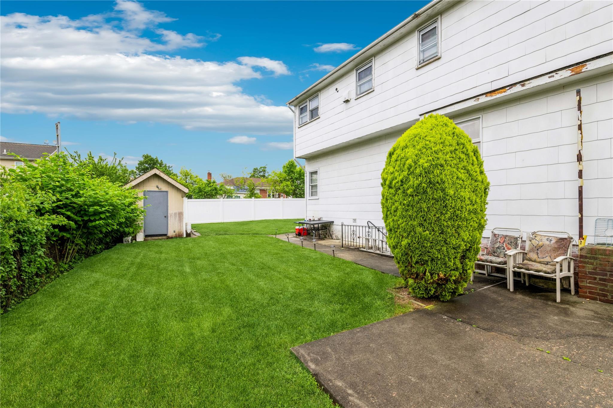 356 Oakley Avenue, Elmont, New York image 25