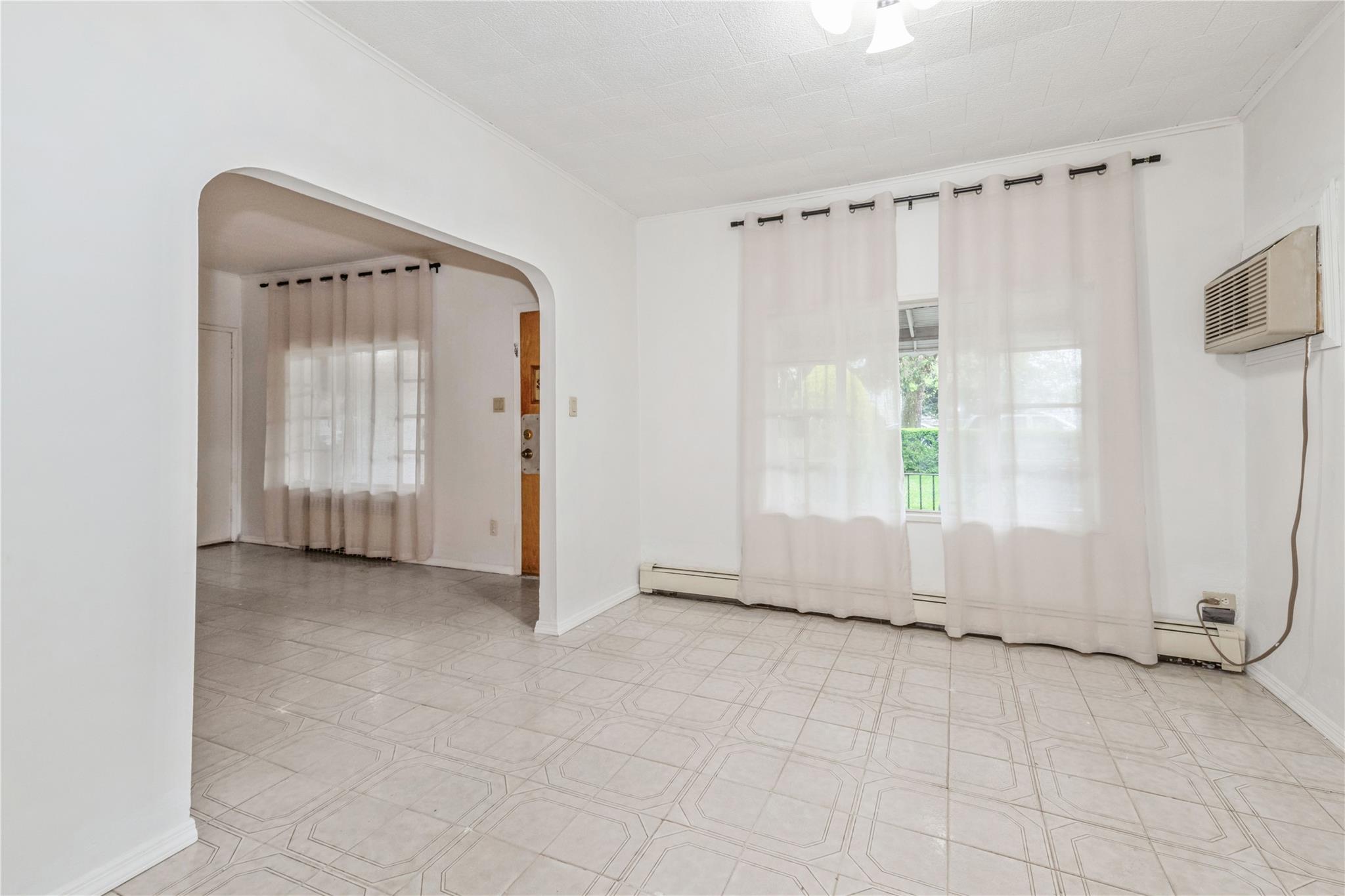 356 Oakley Avenue, Elmont, New York image 17