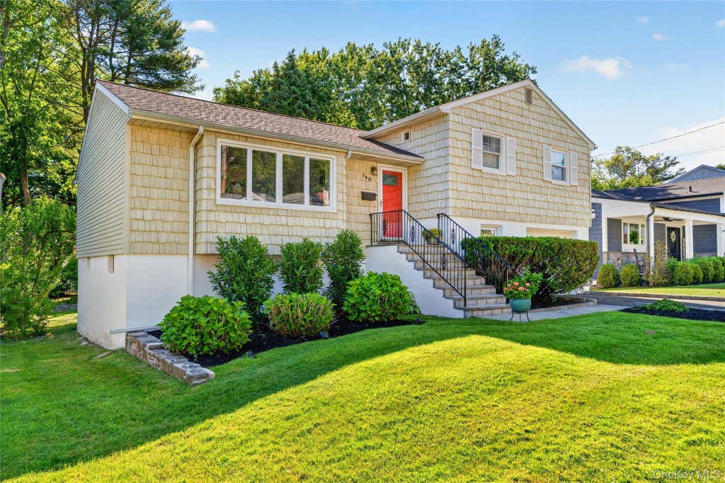 Photo of 140 Saxon Drive, Mamaroneck, NY 10543 (MLS # 1011168)