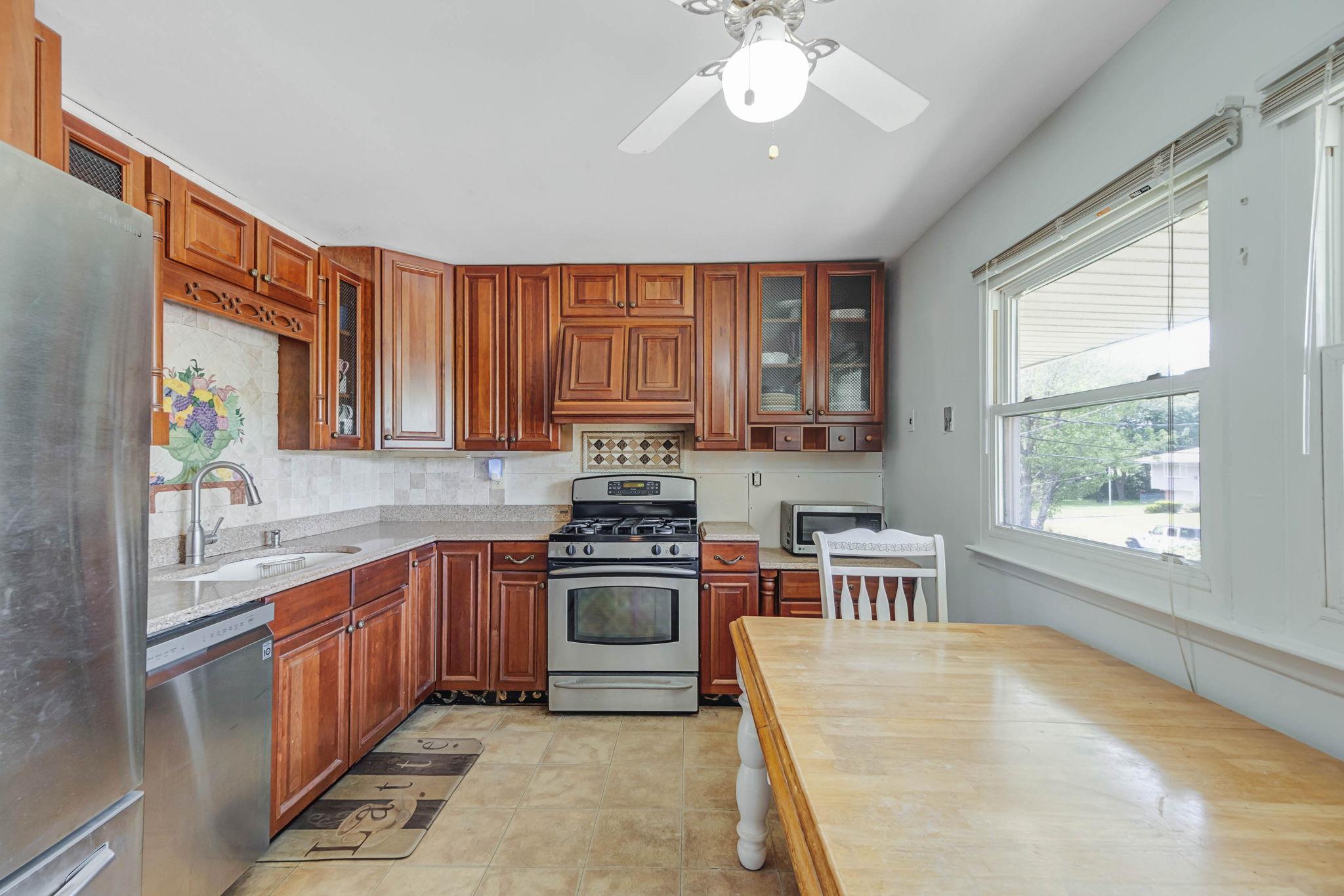 49 Bobcat Lane, East Setauket, New York image 26