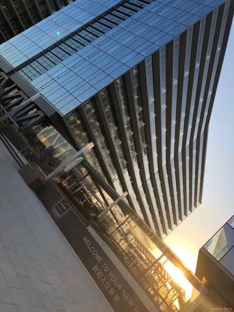 131-03 40th Road 15L Flushing NY 11354