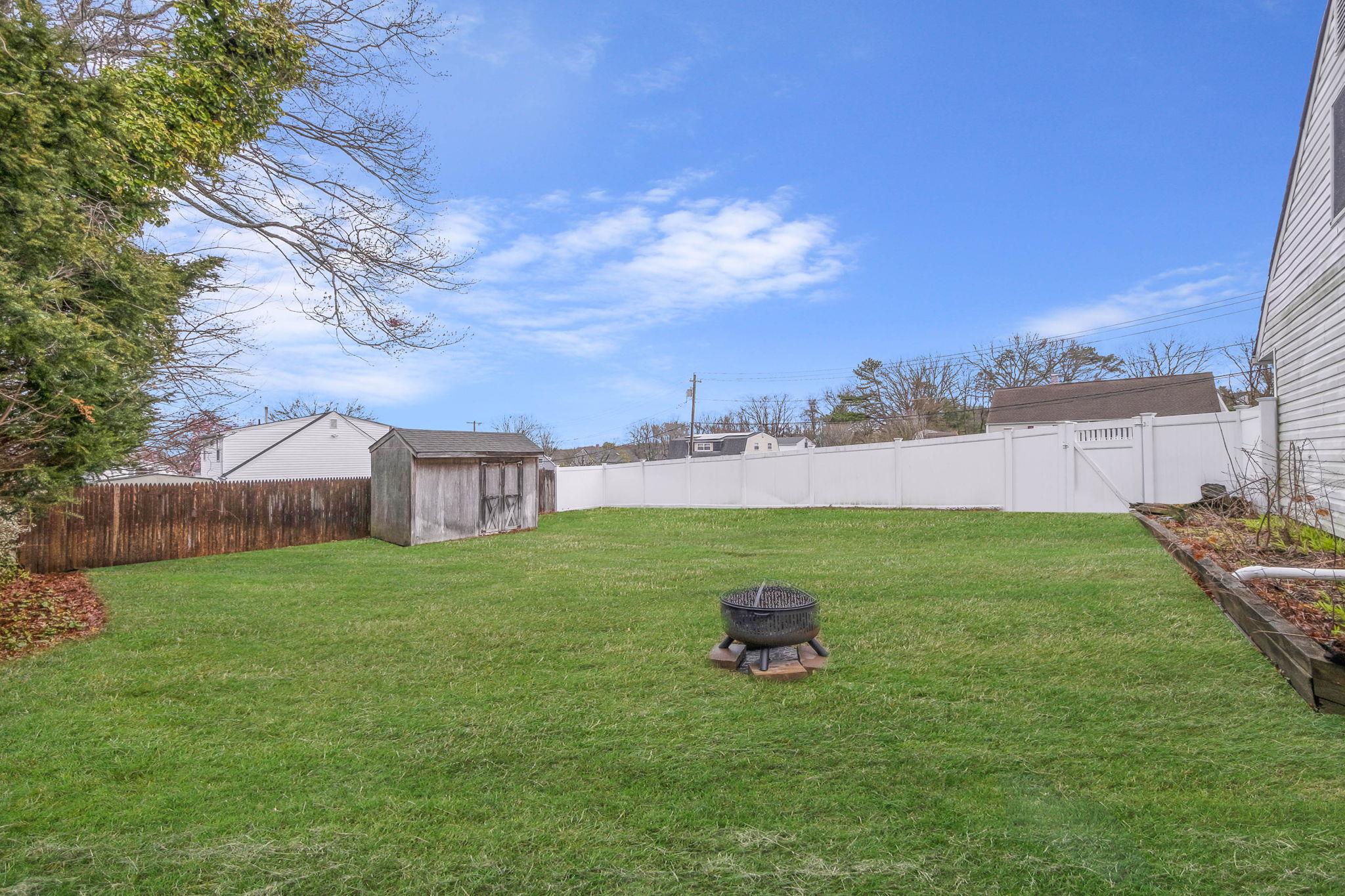 108 S Bicycle Path, Selden, New York image 31
