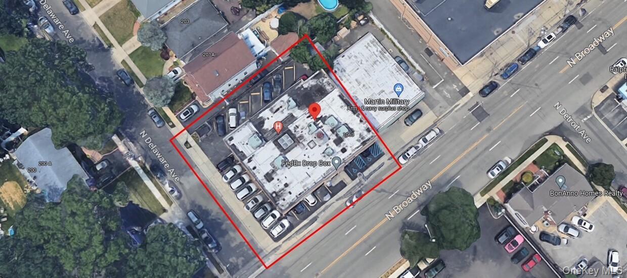 1061 N Broadway