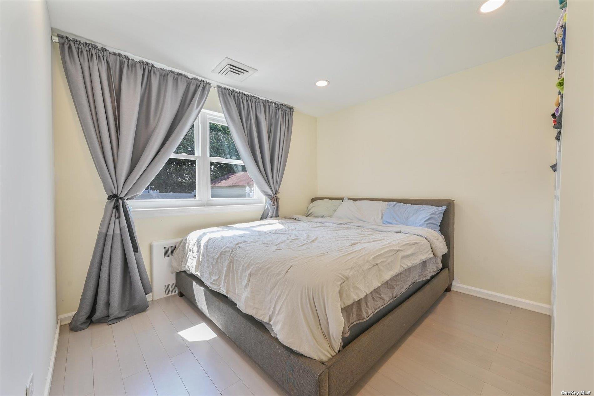 12 Radstock Avenue, Valley Stream, New York image 19