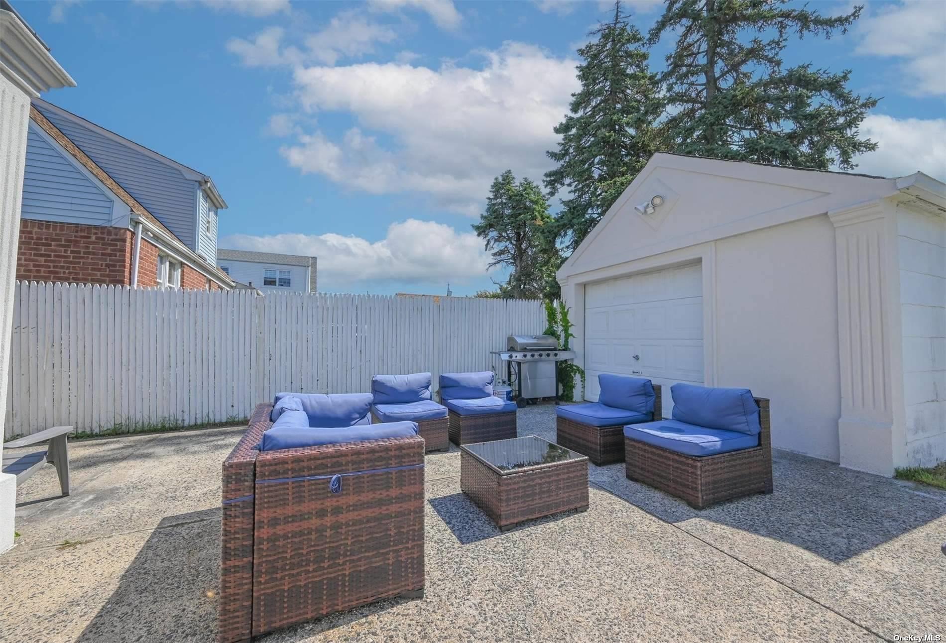 12 Radstock Avenue, Valley Stream, New York image 11