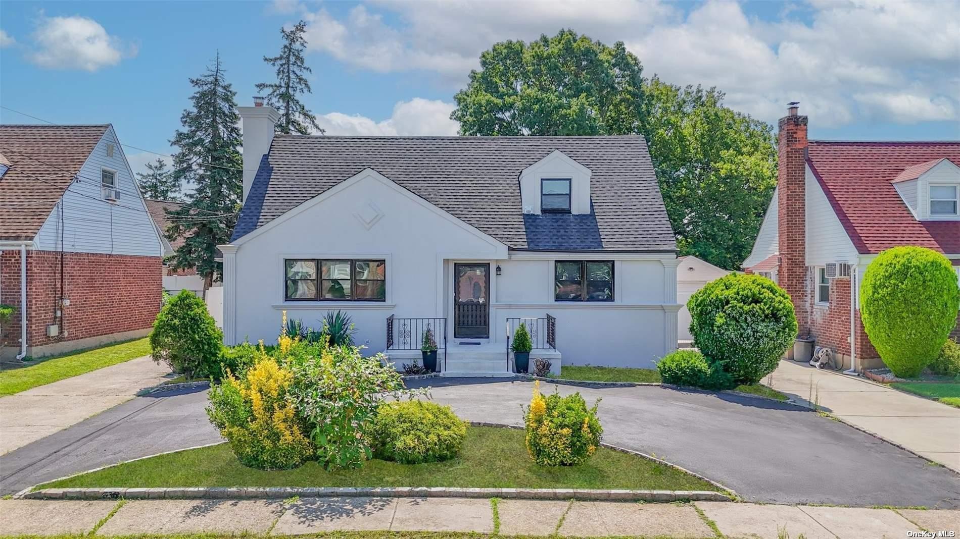 12 Radstock Avenue, Valley Stream, New York image 2