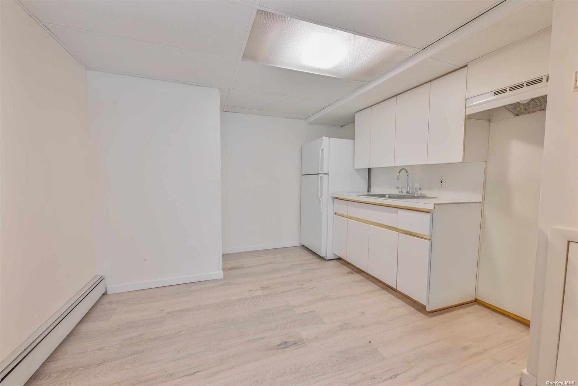 12 Radstock Avenue, Valley Stream, New York image 27