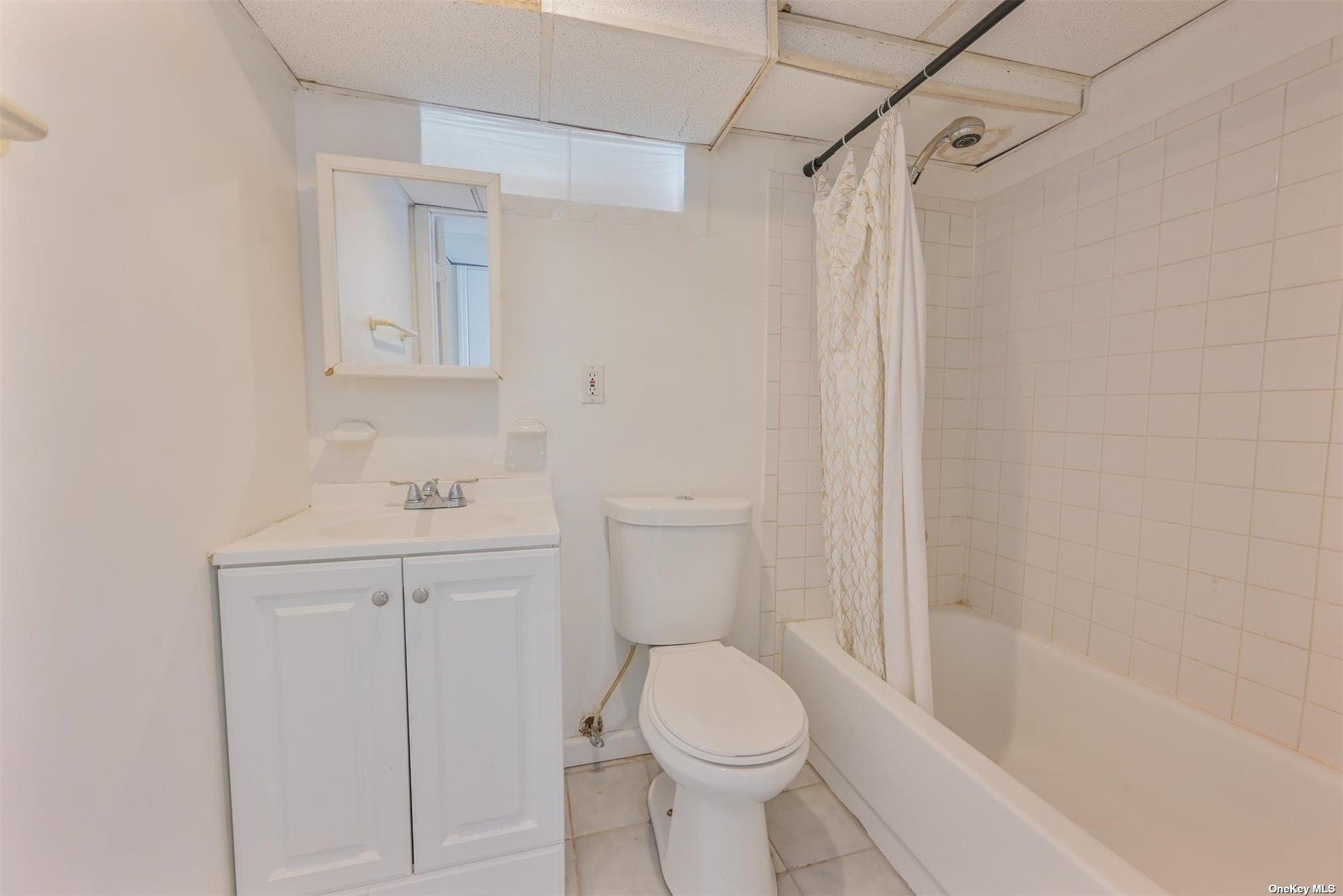 12 Radstock Avenue, Valley Stream, New York image 29