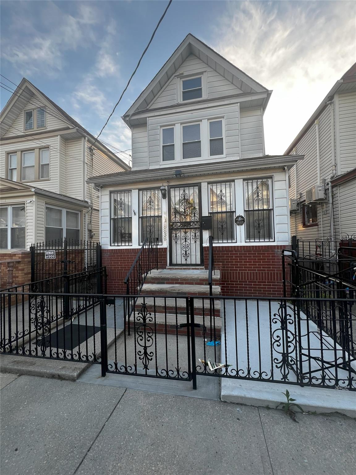 Property for Sale at 74th Place, Woodhaven, Queens, NY - Bedrooms: 3 
Bathrooms: 3 
Rooms: 10  - $799,000