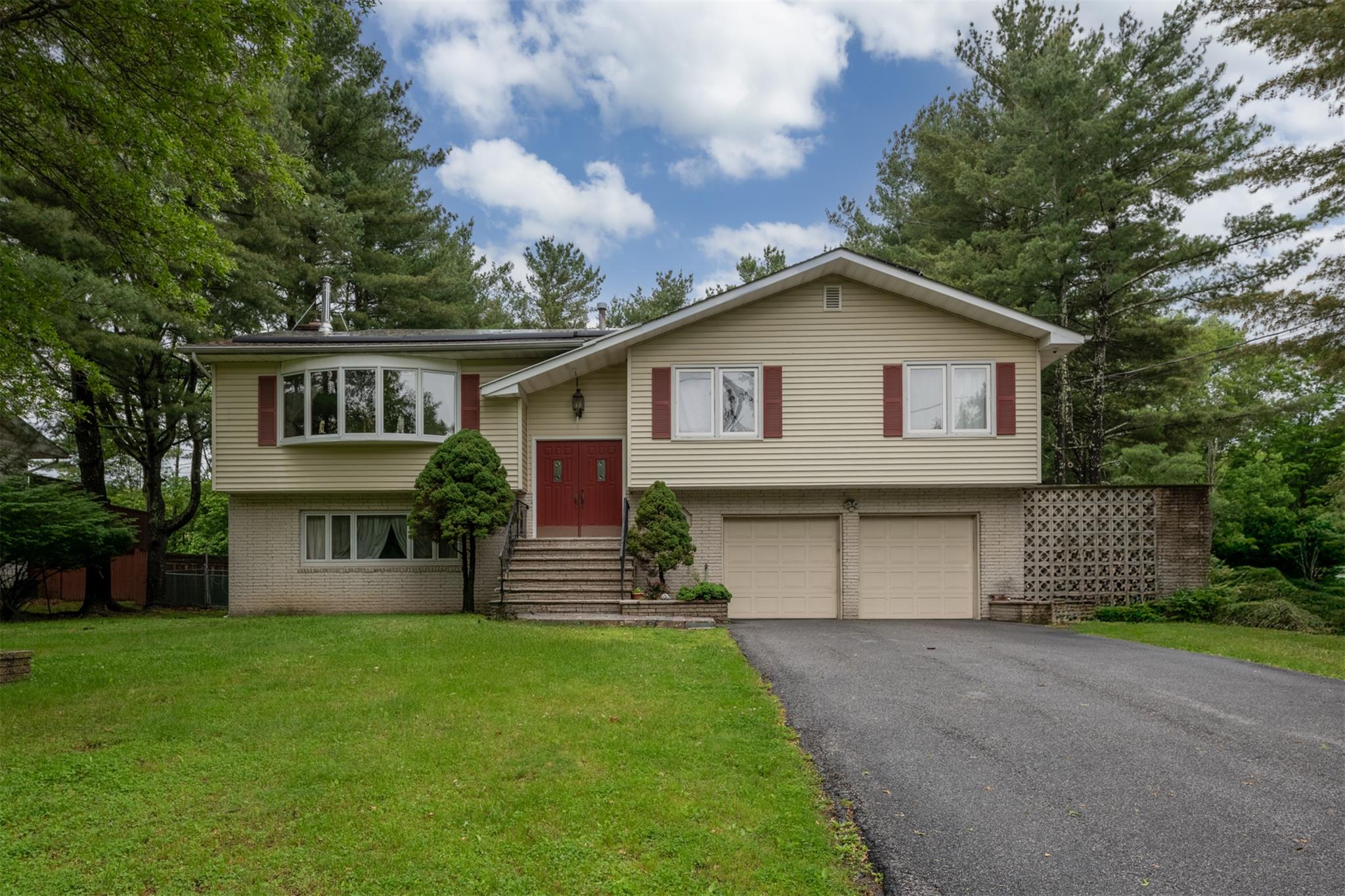 3 Parkview Drive, Middletown, New York image 1