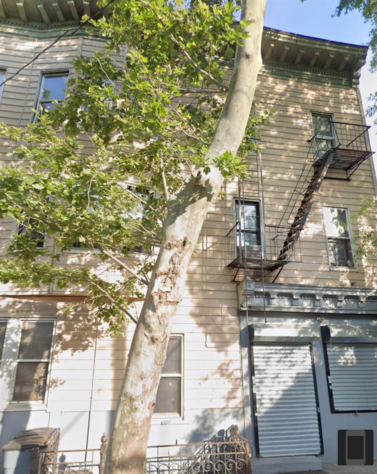 Rental Property at Hughes Avenue, Bronx, New York - Bedrooms: 4 
Bathrooms: 1  - $3,777 MO.