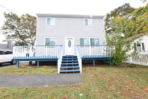 Photo of 18 Pennwood Drive, Mastic Beach, NY 11951 (MLS # 925894)