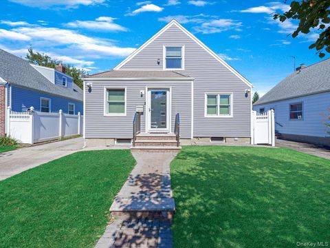 Photo of 16337 20th Avenue, Whitestone, NY 11357 (MLS # 920041)